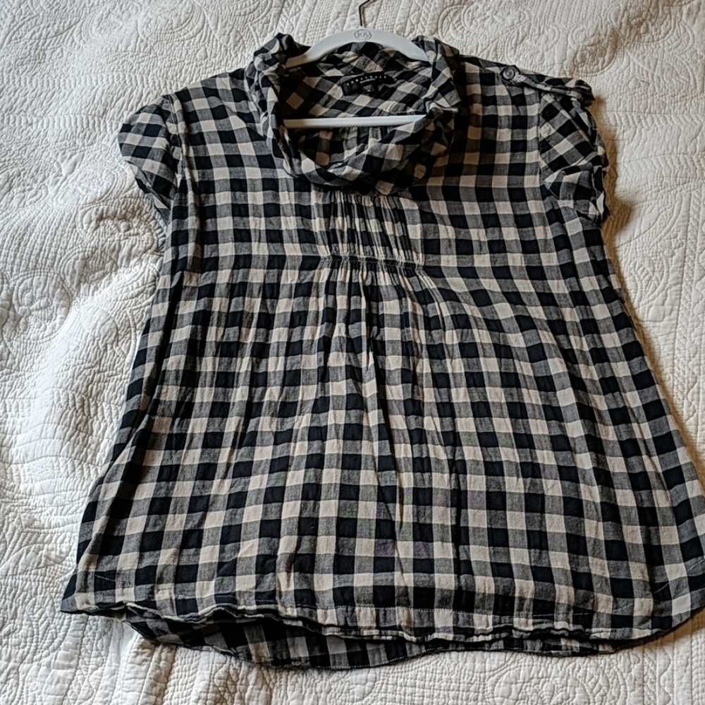 Plaid short-sleeve top